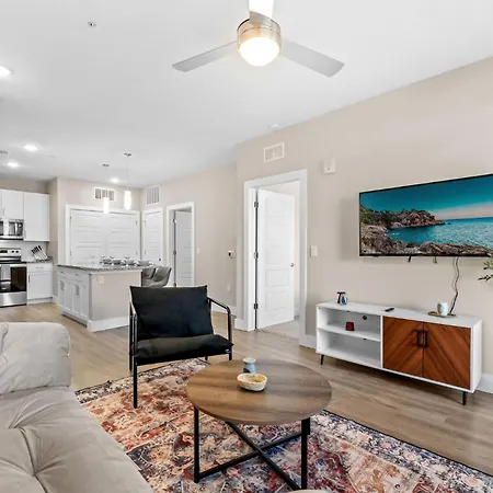Private Full Close To Parks Retreat With King Bed & Top Amenities